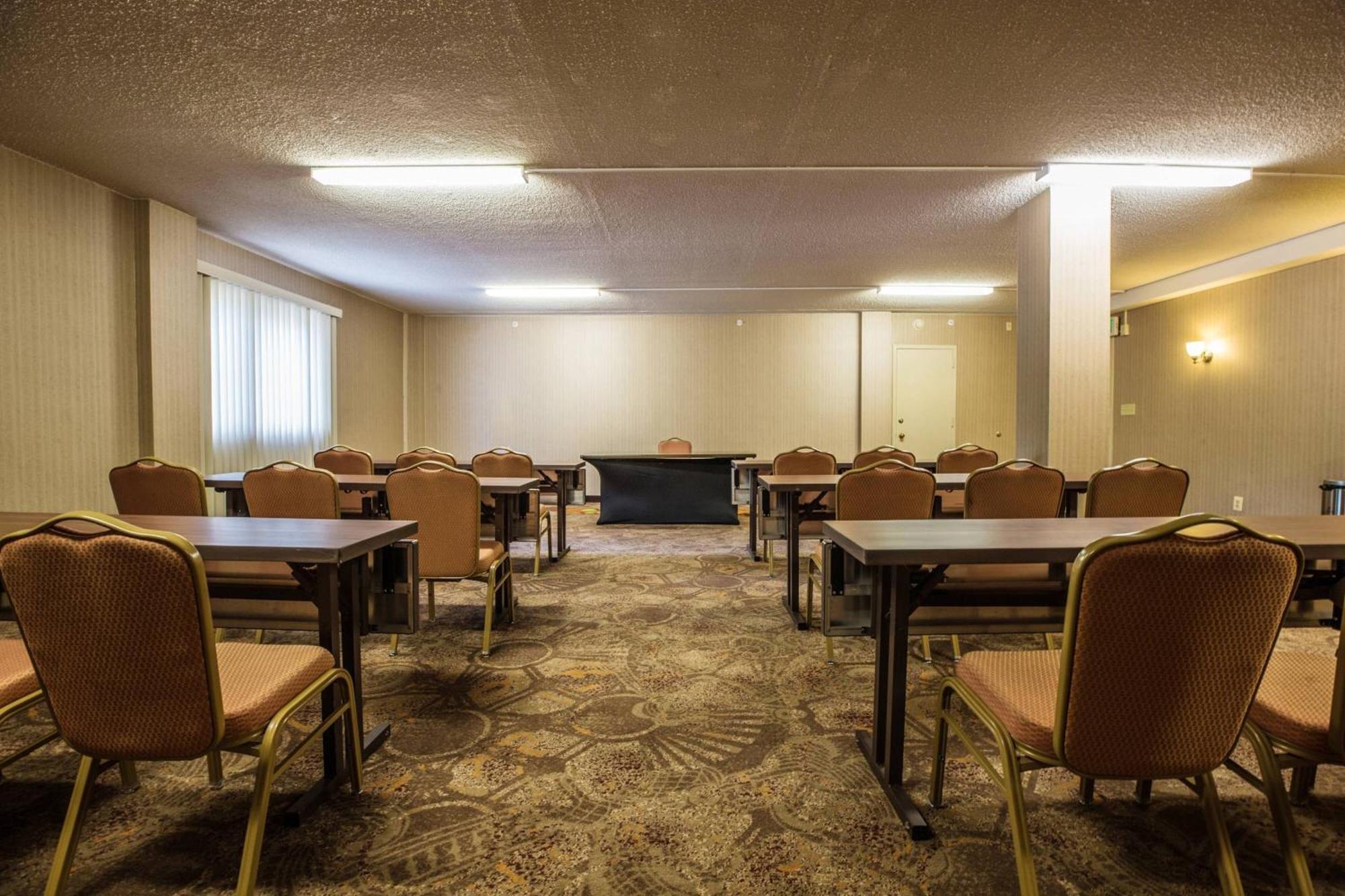 Delta By Marriott North 4*